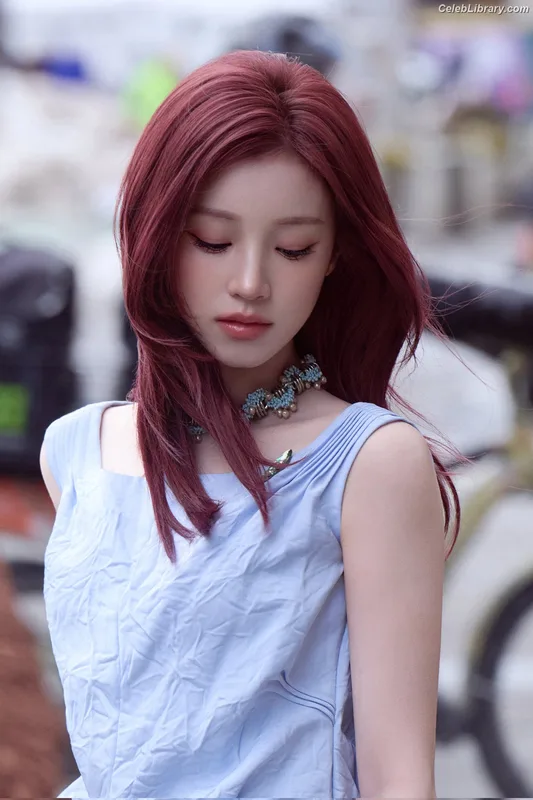 YUQI (Song Yuqi) i-dle (G)I-DLE photo 16 of 554