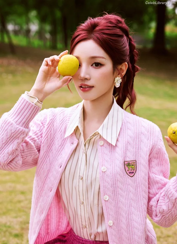 YUQI (Song Yuqi) i-dle (G)I-DLE photo 6 of 554
