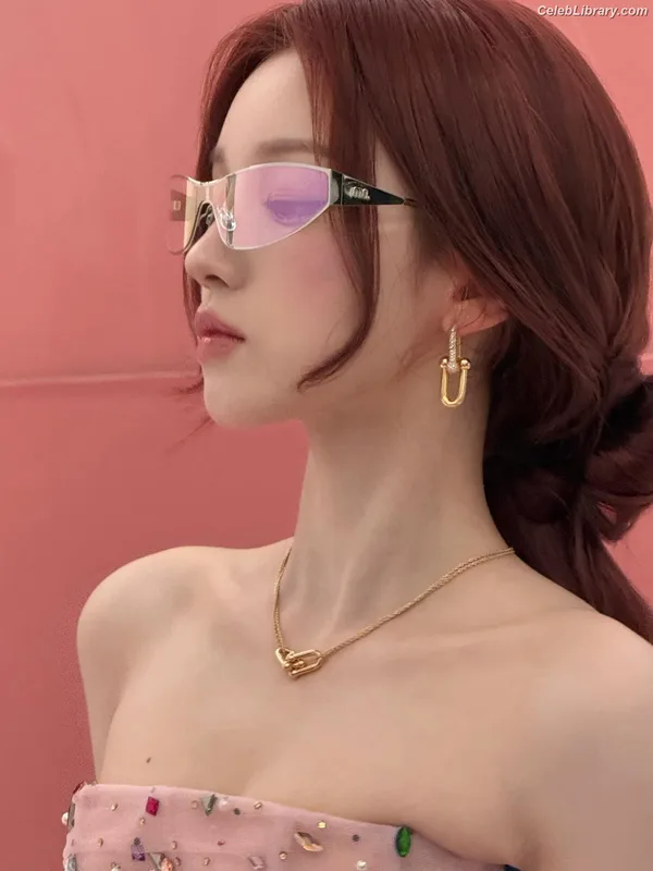 YUQI (Song Yuqi) i-dle (G)I-DLE photo 7 of 554