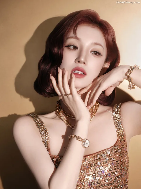 YUQI (Song Yuqi) i-dle (G)I-DLE photo 14 of 554