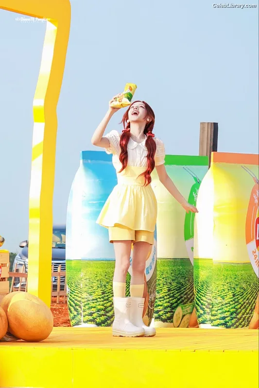 YUQI (Song Yuqi) i-dle (G)I-DLE photo 17 of 554