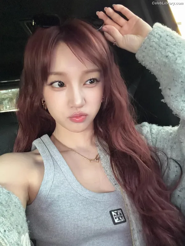 YUQI (Song Yuqi) i-dle (G)I-DLE photo 18 of 554