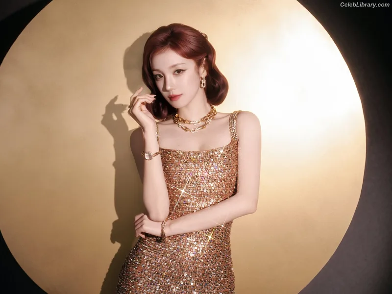 YUQI (Song Yuqi) i-dle (G)I-DLE photo 6 of 554