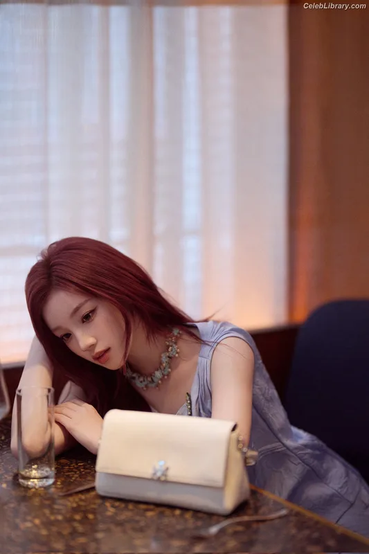 YUQI (Song Yuqi) i-dle (G)I-DLE photo 18 of 554