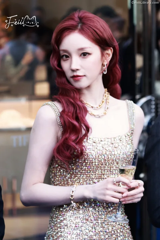 YUQI (Song Yuqi) i-dle (G)I-DLE photo 21 of 554