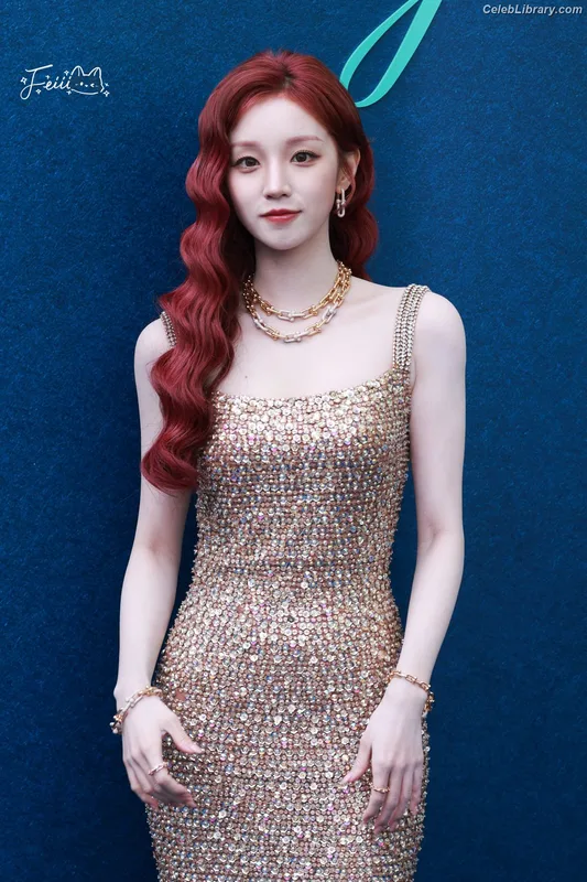 YUQI (Song Yuqi) i-dle (G)I-DLE photo 10 of 554