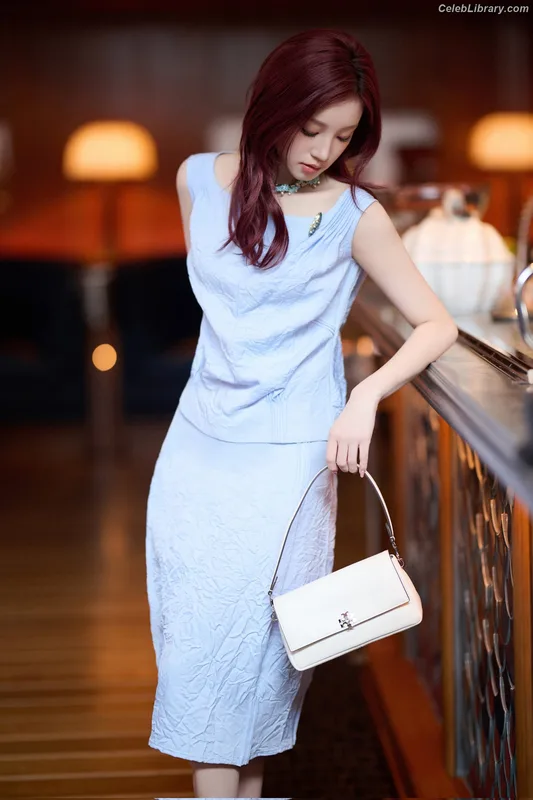 YUQI (Song Yuqi) i-dle (G)I-DLE photo 5 of 554
