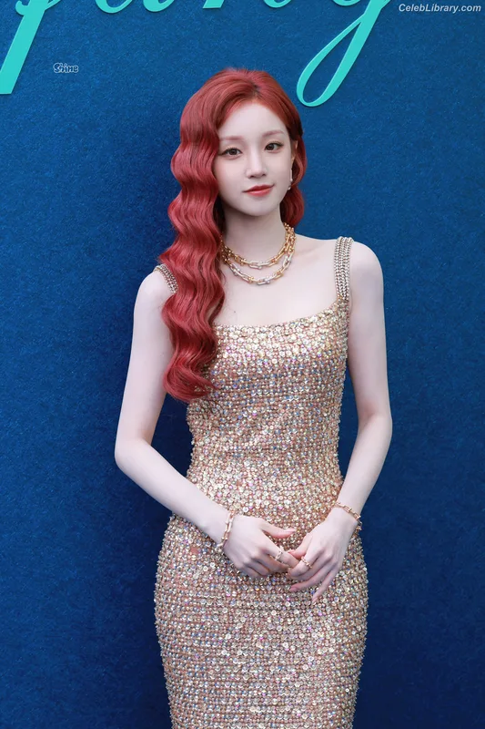 YUQI (Song Yuqi) i-dle (G)I-DLE photo 8 of 554