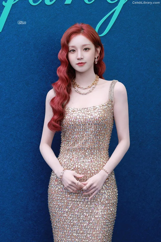 YUQI (Song Yuqi) i-dle (G)I-DLE photo 5 of 554