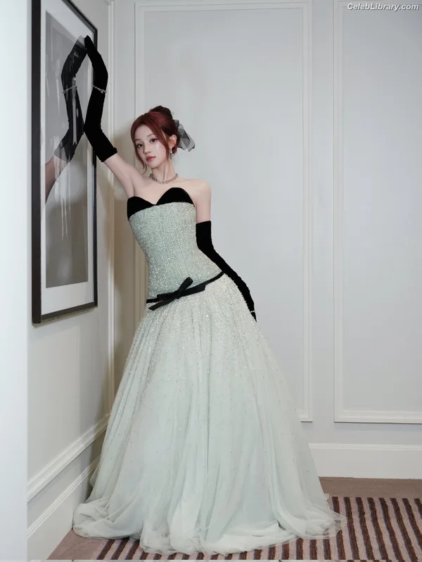 YUQI (Song Yuqi) i-dle (G)I-DLE photo 6 of 554