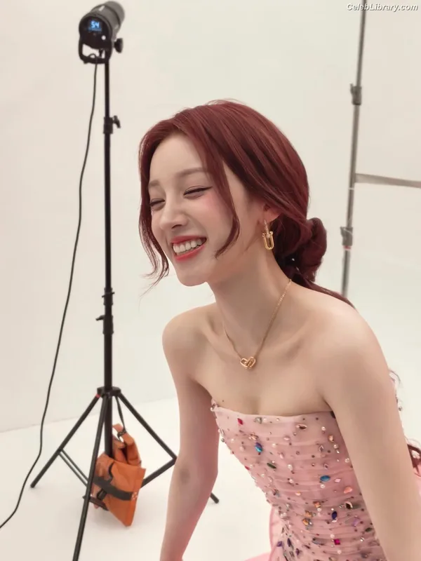 YUQI (Song Yuqi) i-dle (G)I-DLE photo 13 of 554