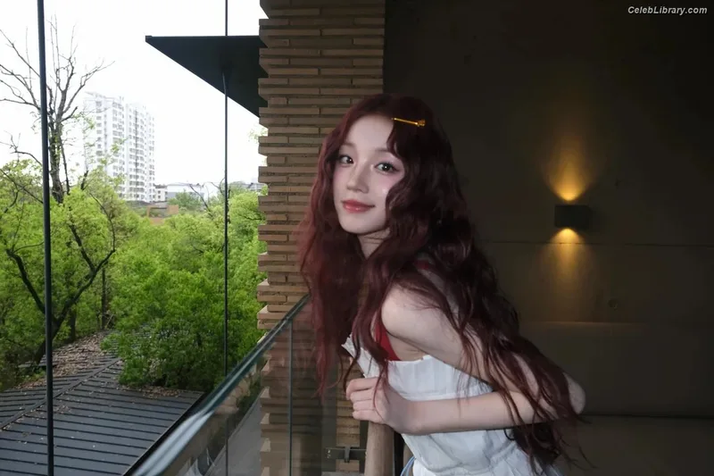 YUQI (Song Yuqi) i-dle (G)I-DLE photo 7 of 554
