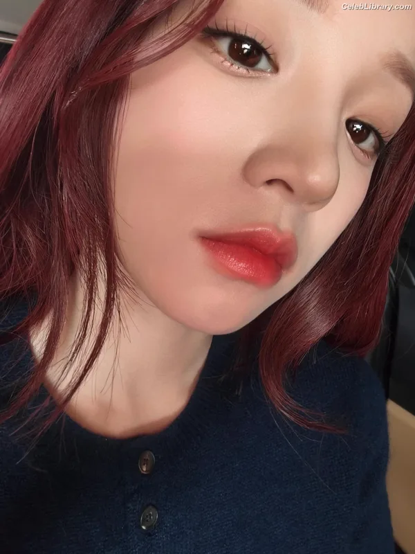 YUQI (Song Yuqi) i-dle (G)I-DLE photo 21 of 554