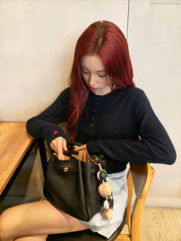 YUQI (Song Yuqi) i-dle (G)I-DLE photo 3 of 554