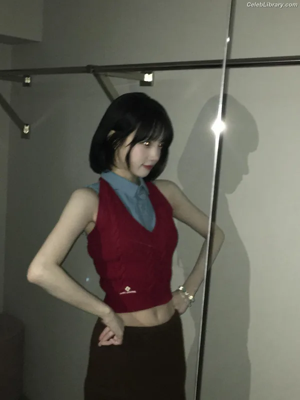 YUQI (Song Yuqi) i-dle (G)I-DLE photo 19 of 554
