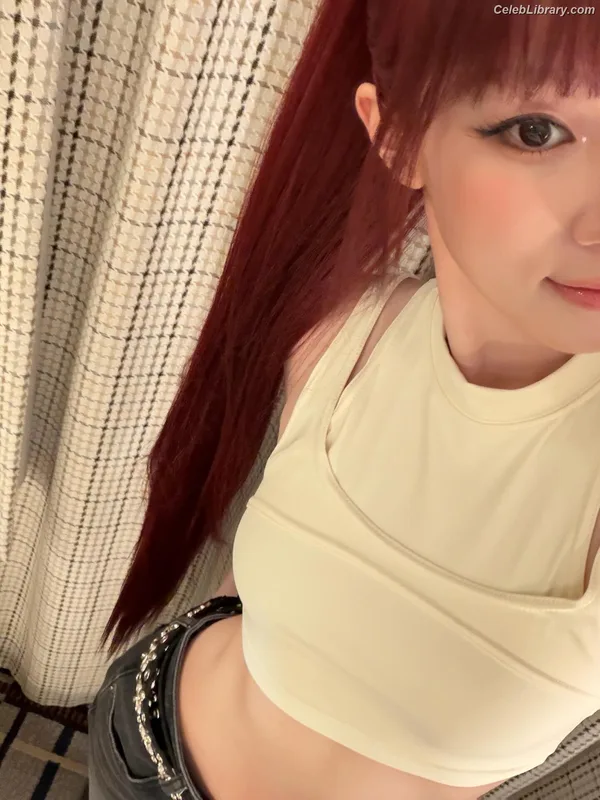 YUQI (Song Yuqi) i-dle (G)I-DLE photo 5 of 554