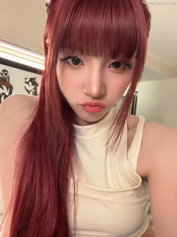 YUQI (Song Yuqi) i-dle (G)I-DLE photo 6 of 554