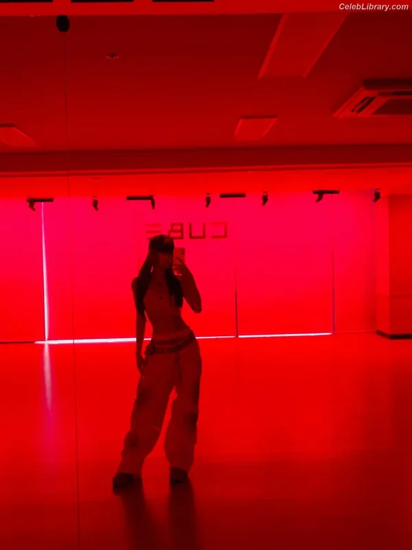 YUQI (Song Yuqi) i-dle (G)I-DLE photo 20 of 554