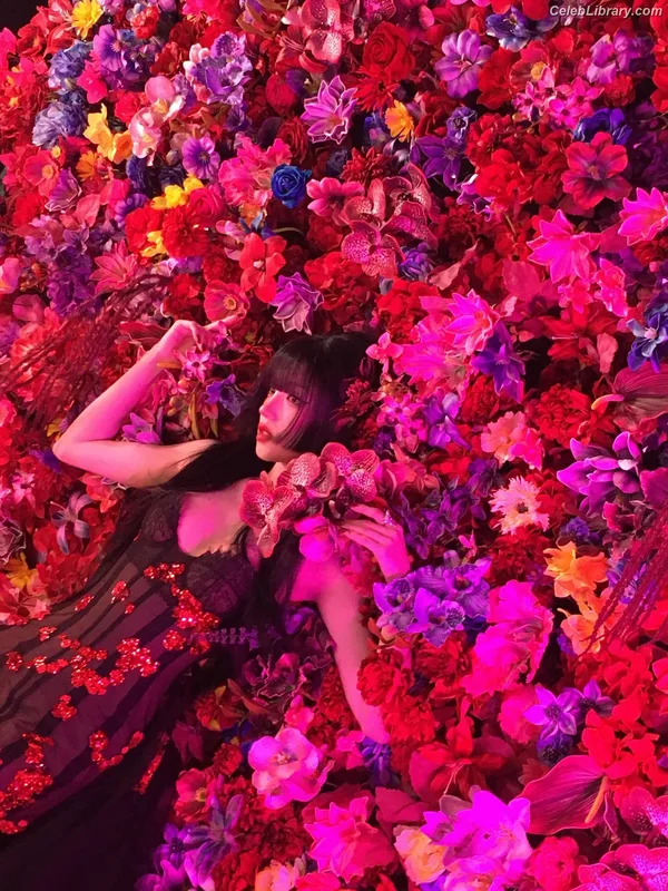 YUQI (Song Yuqi) i-dle (G)I-DLE photo 1 of 554