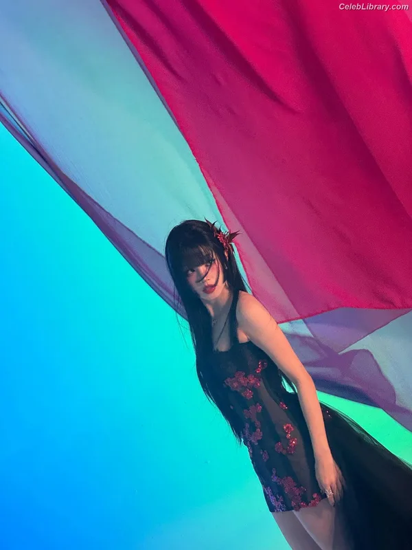 YUQI (Song Yuqi) i-dle (G)I-DLE photo 3 of 554