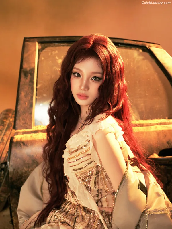 YUQI (Song Yuqi) i-dle (G)I-DLE photo 14 of 554