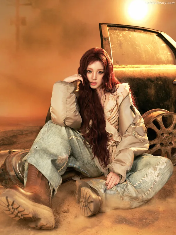 YUQI (Song Yuqi) i-dle (G)I-DLE photo 16 of 554