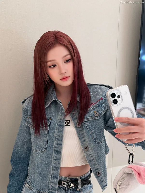 YUQI (Song Yuqi) i-dle (G)I-DLE photo 18 of 554