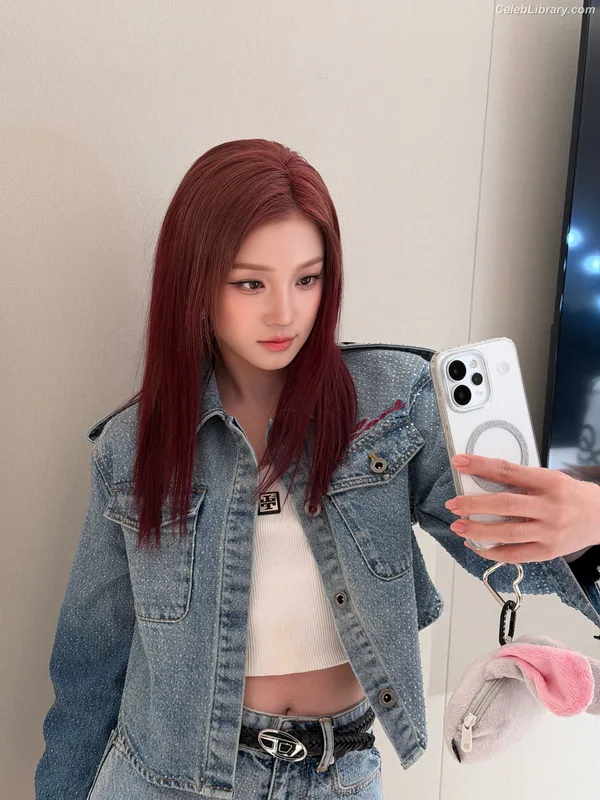 YUQI (Song Yuqi) i-dle (G)I-DLE photo 19 of 554