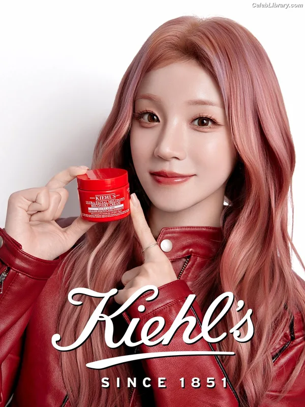 YUQI (Song Yuqi) i-dle (G)I-DLE photo 22 of 554