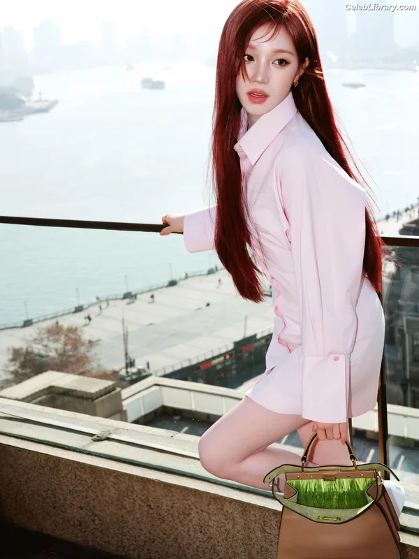 YUQI (Song Yuqi) i-dle (G)I-DLE photo 5 of 554