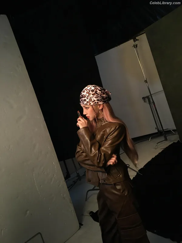 YUQI (Song Yuqi) i-dle (G)I-DLE photo 8 of 554