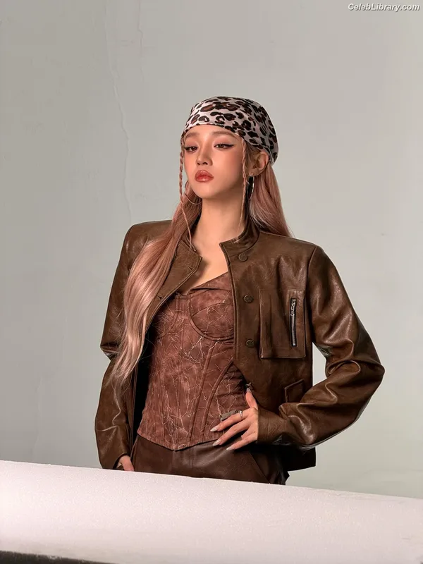 YUQI (Song Yuqi) i-dle (G)I-DLE photo 24 of 554