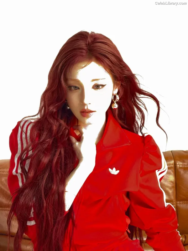 YUQI (Song Yuqi) i-dle (G)I-DLE photo 13 of 554