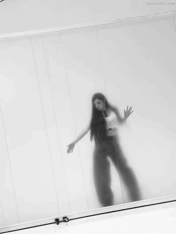 YUQI (Song Yuqi) i-dle (G)I-DLE photo 6 of 554