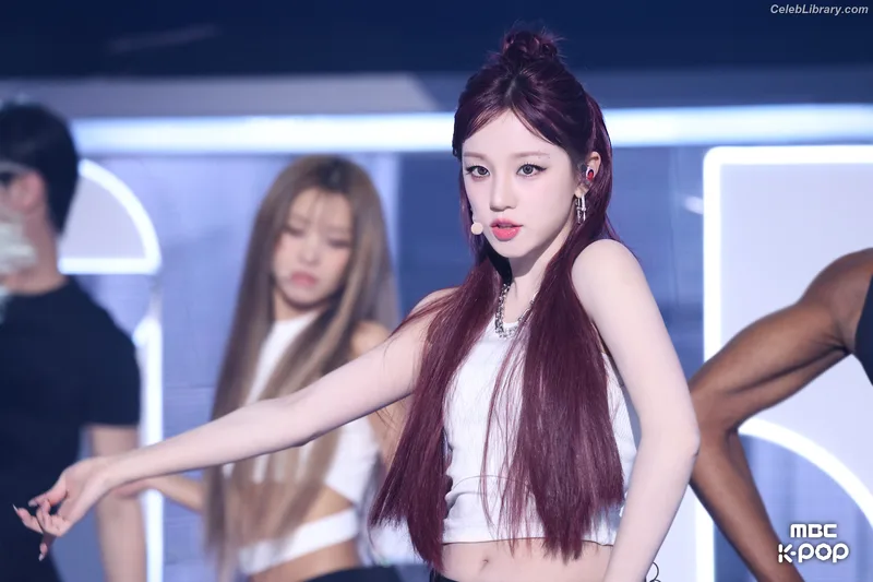 YUQI (Song Yuqi) i-dle (G)I-DLE photo 14 of 554