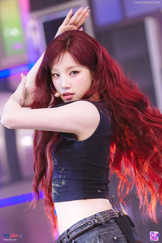YUQI (Song Yuqi) i-dle (G)I-DLE photo 18 of 554