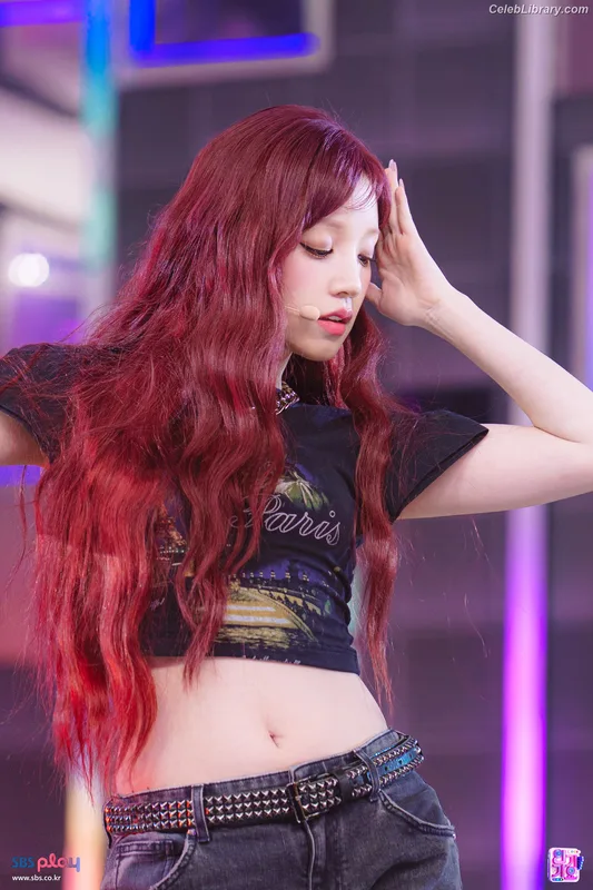 YUQI (Song Yuqi) i-dle (G)I-DLE photo 19 of 554
