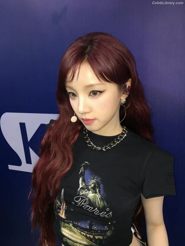 YUQI (Song Yuqi) i-dle (G)I-DLE photo 5 of 554