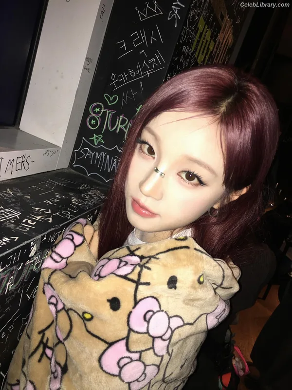 YUQI (Song Yuqi) i-dle (G)I-DLE photo 14 of 554