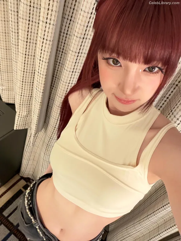 YUQI (Song Yuqi) i-dle (G)I-DLE photo 18 of 554