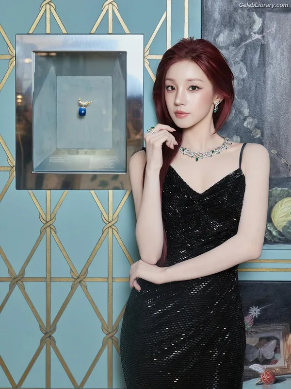 YUQI (Song Yuqi) i-dle (G)I-DLE photo 24 of 554
