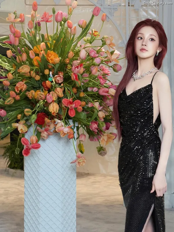 YUQI (Song Yuqi) i-dle (G)I-DLE photo 17 of 554