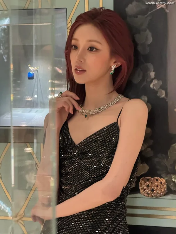 YUQI (Song Yuqi) i-dle (G)I-DLE photo 19 of 554