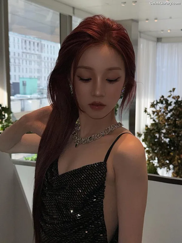 YUQI (Song Yuqi) i-dle (G)I-DLE photo 2 of 554