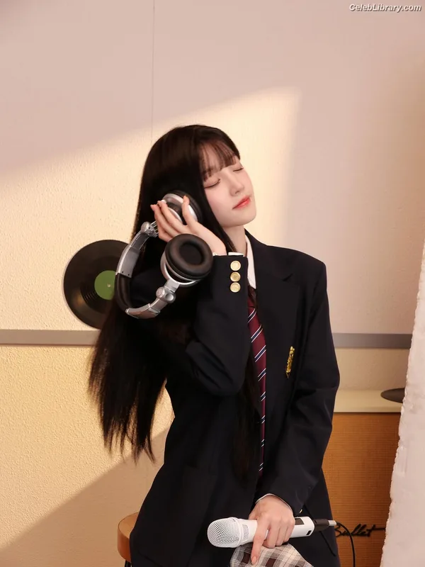 YUQI (Song Yuqi) i-dle (G)I-DLE photo 6 of 554