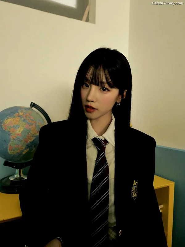 YUQI (Song Yuqi) i-dle (G)I-DLE photo 8 of 554