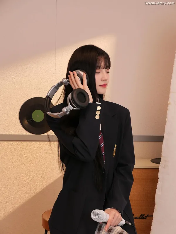 YUQI (Song Yuqi) i-dle (G)I-DLE photo 10 of 554