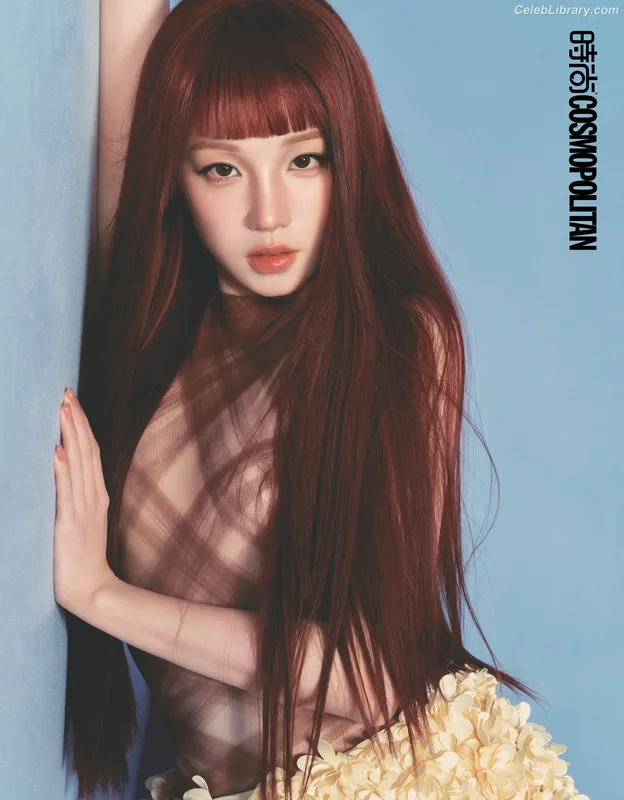 YUQI (Song Yuqi) i-dle (G)I-DLE photo 4 of 554