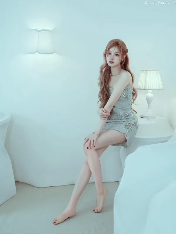 YUQI (Song Yuqi) i-dle (G)I-DLE photo 7 of 554