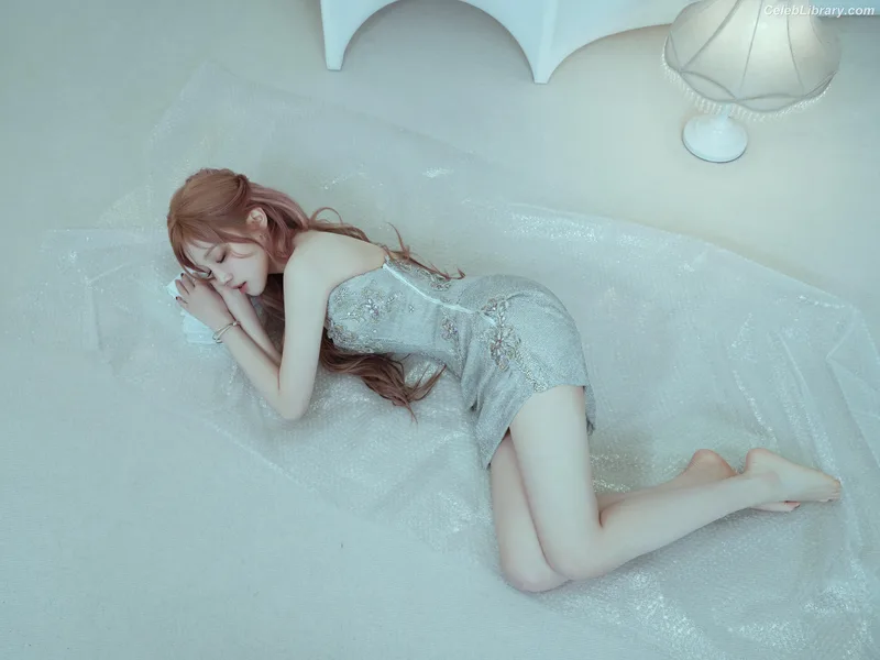 YUQI (Song Yuqi) i-dle (G)I-DLE photo 10 of 554